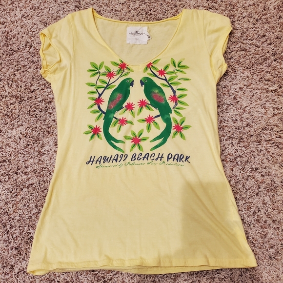 H&M Women's V-neck Graphic Tee Yellow Large - Picture 1 of 6